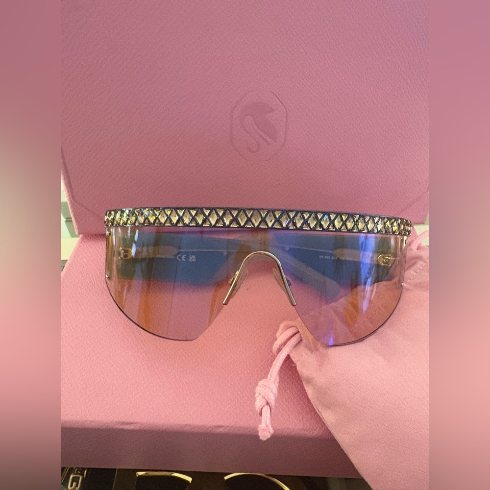 🩵 Swarovski 30X Crystal Embellished Gradient Shield Sunglasses full inclusion - Picture 3 of 12